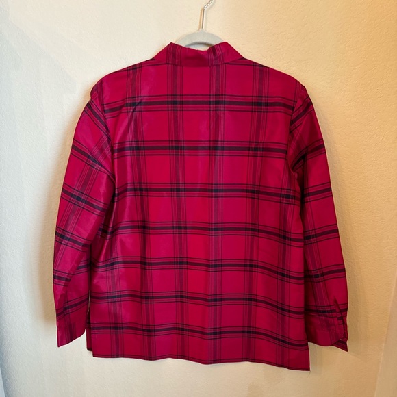 ColdWater Creek 100% Silk Holiday Red and Black Plaid Shirt Size Medium EUC - Picture 2 of 4